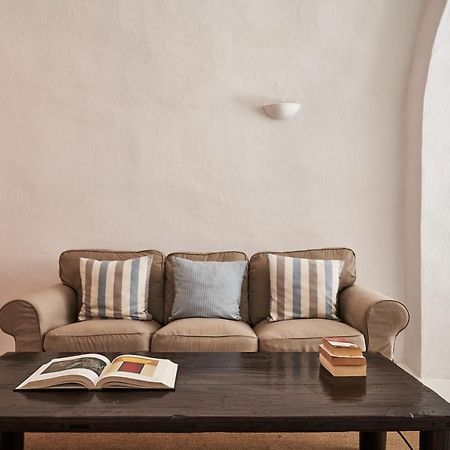 2 Bedroom Charming Villa With Outdoors Jacuzzi Megalochori  Extérieur photo